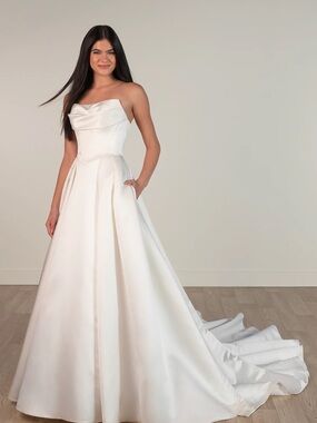 Stella York 8084 Wedding Gown Petite au 10 us 6 Altered to 4’11” ball gown aline